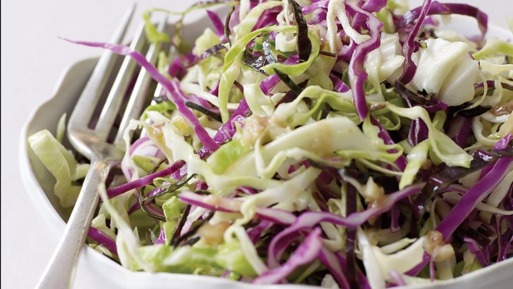 Cách làm salad bắp cải đơn giản tốt cho sức khỏe
