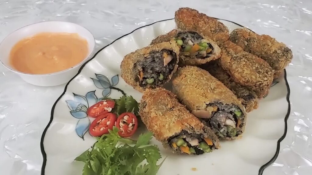 Cách làm rong biển cuộn miến chay chiên xù thơm ngon cho rằm tháng 7